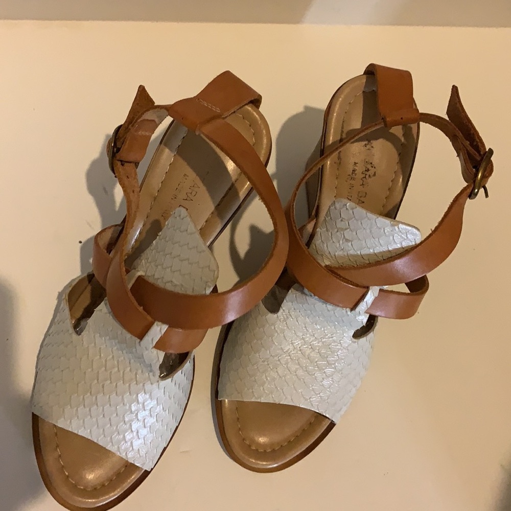 Used in excellent condition, made in Italy.